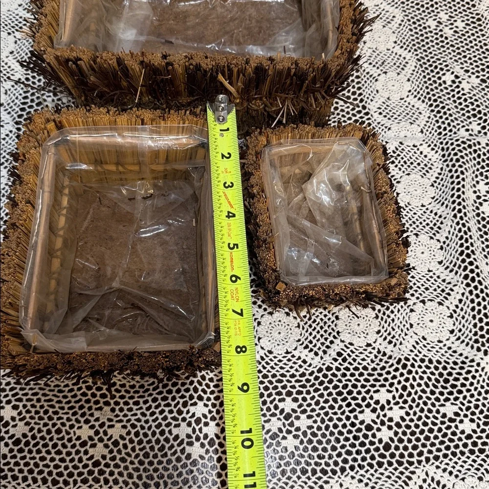 Set Of 3 Nesting Planters Baskets Straw Grass With Liner